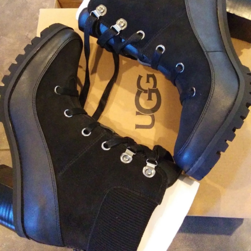 New Authentic Womens Ugg Redwood lace up booties